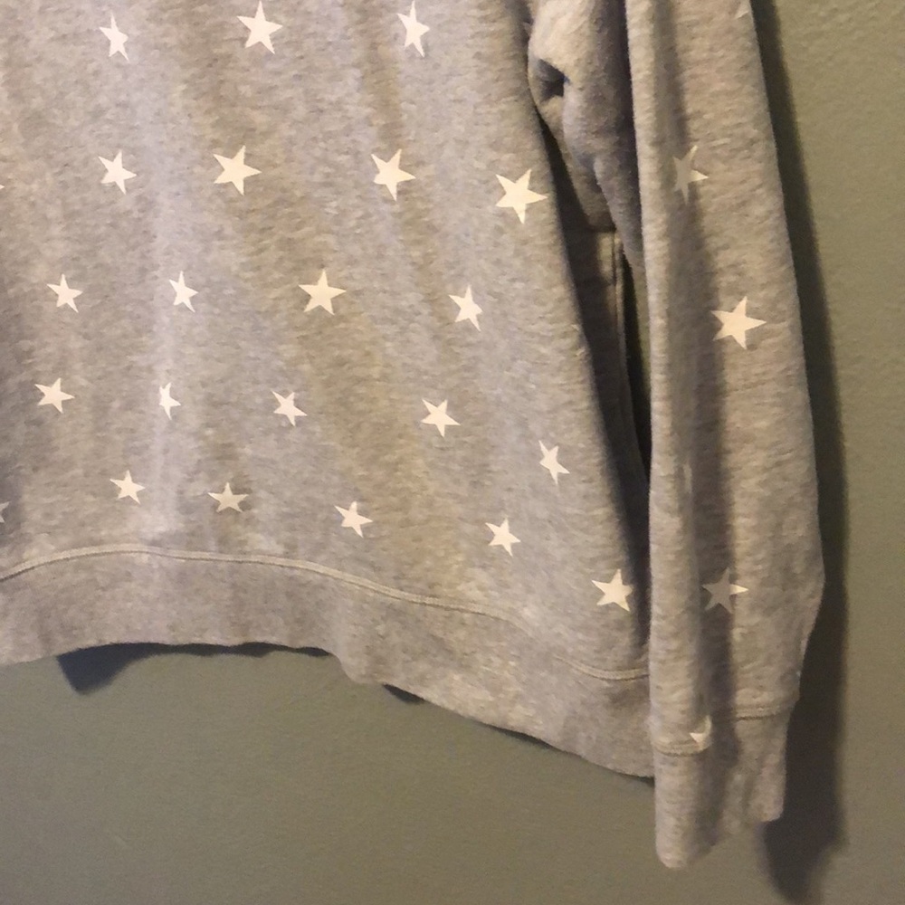 Amazon Essentials Gray Star Pullover Sweatshirt L… - image 3